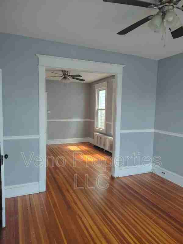 13 Southern Blvd #2 - Photo 4 of 8