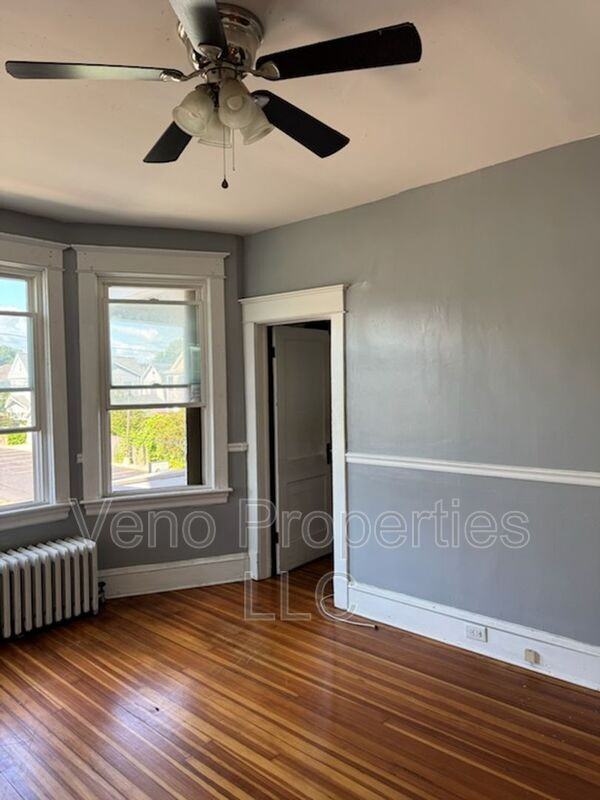 13 Southern Blvd #2 - Photo 5 of 8