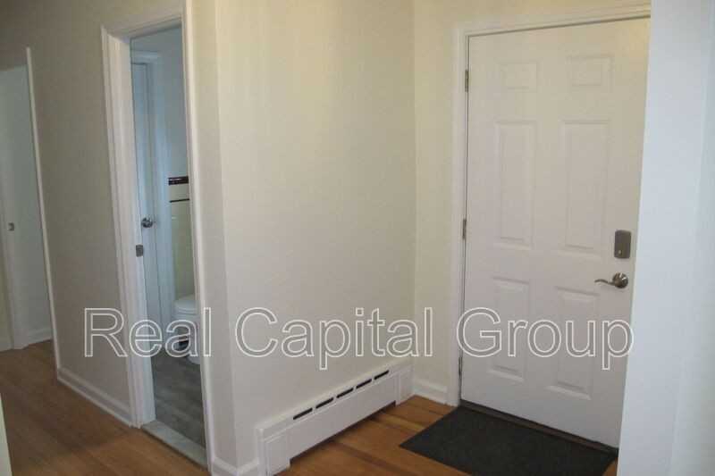 2204 Dean St - Photo 3 of 41