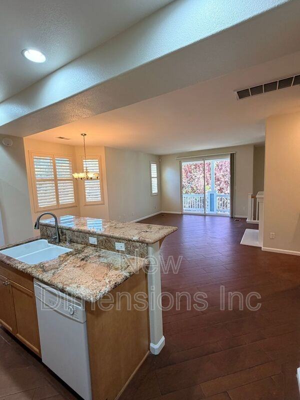 299 Gramercy Ln - Photo 5 of 14