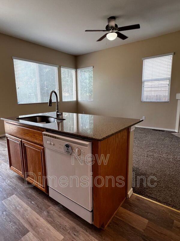 1675 Brentford Way - Photo 5 of 16