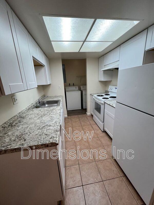 190 Griswold Ct #A - Photo 3 of 10