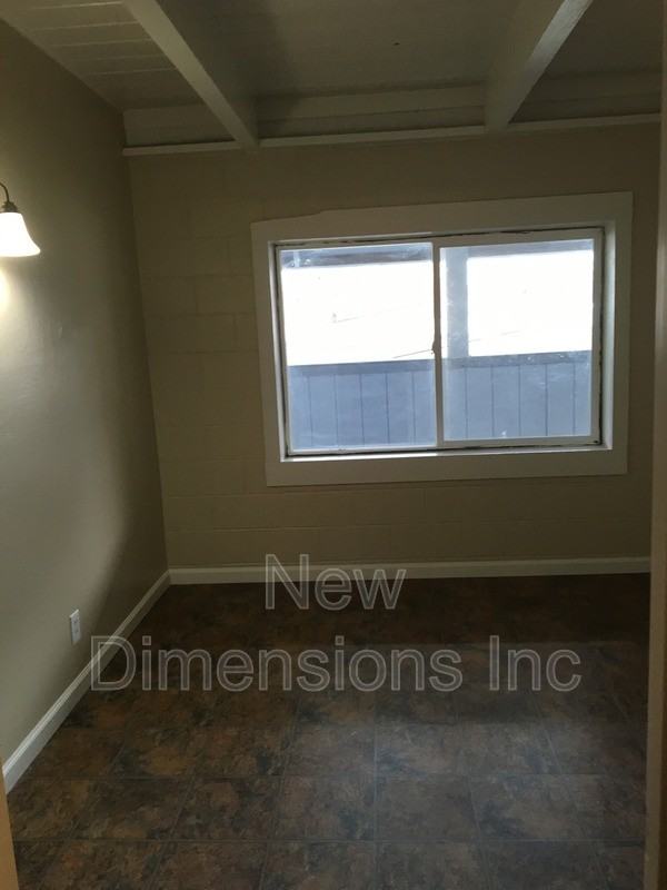 160 Linden St #4 - Photo 5 of 12