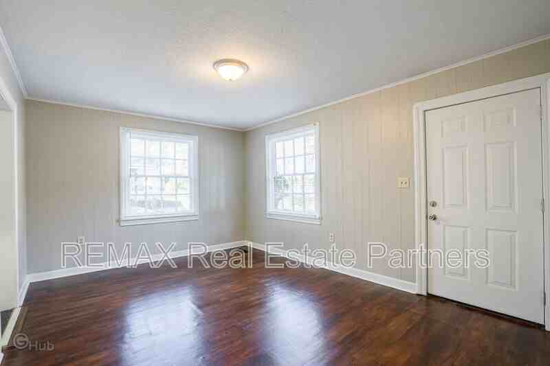 604 Melba Ave - Photo 5 of 19