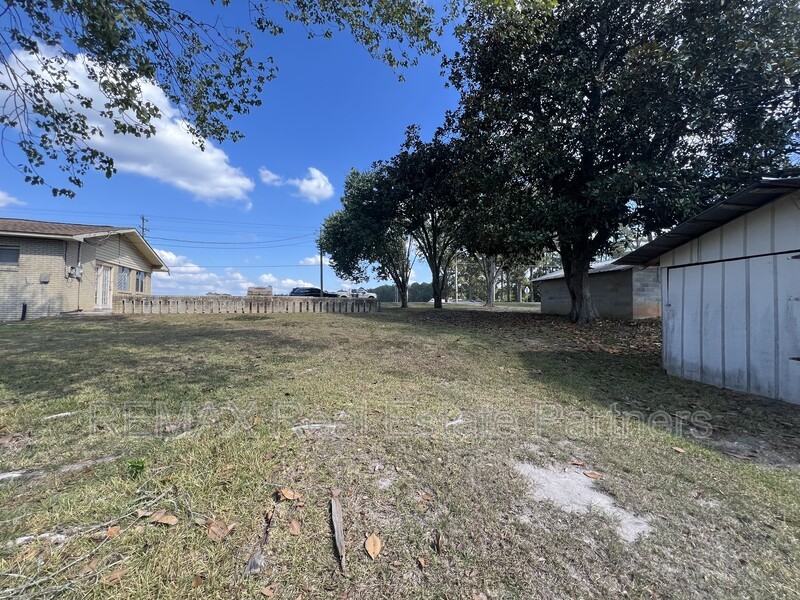 2997 Highway - Photo 4 of 18