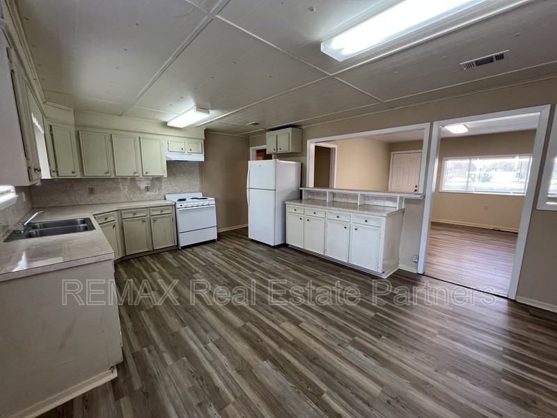 2997 Highway - Photo 7 of 18