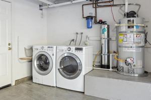featured image of 307 Old County Rd #7