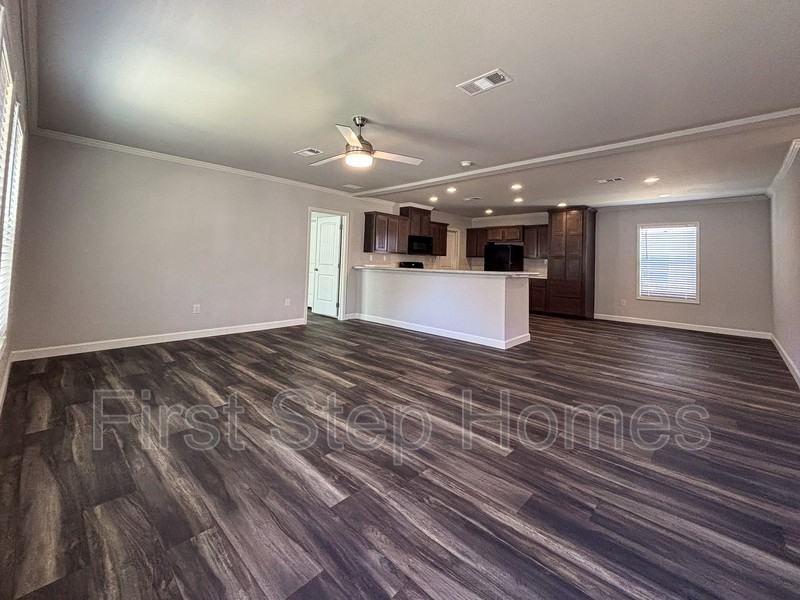 407 Marco - Photo 4 of 19