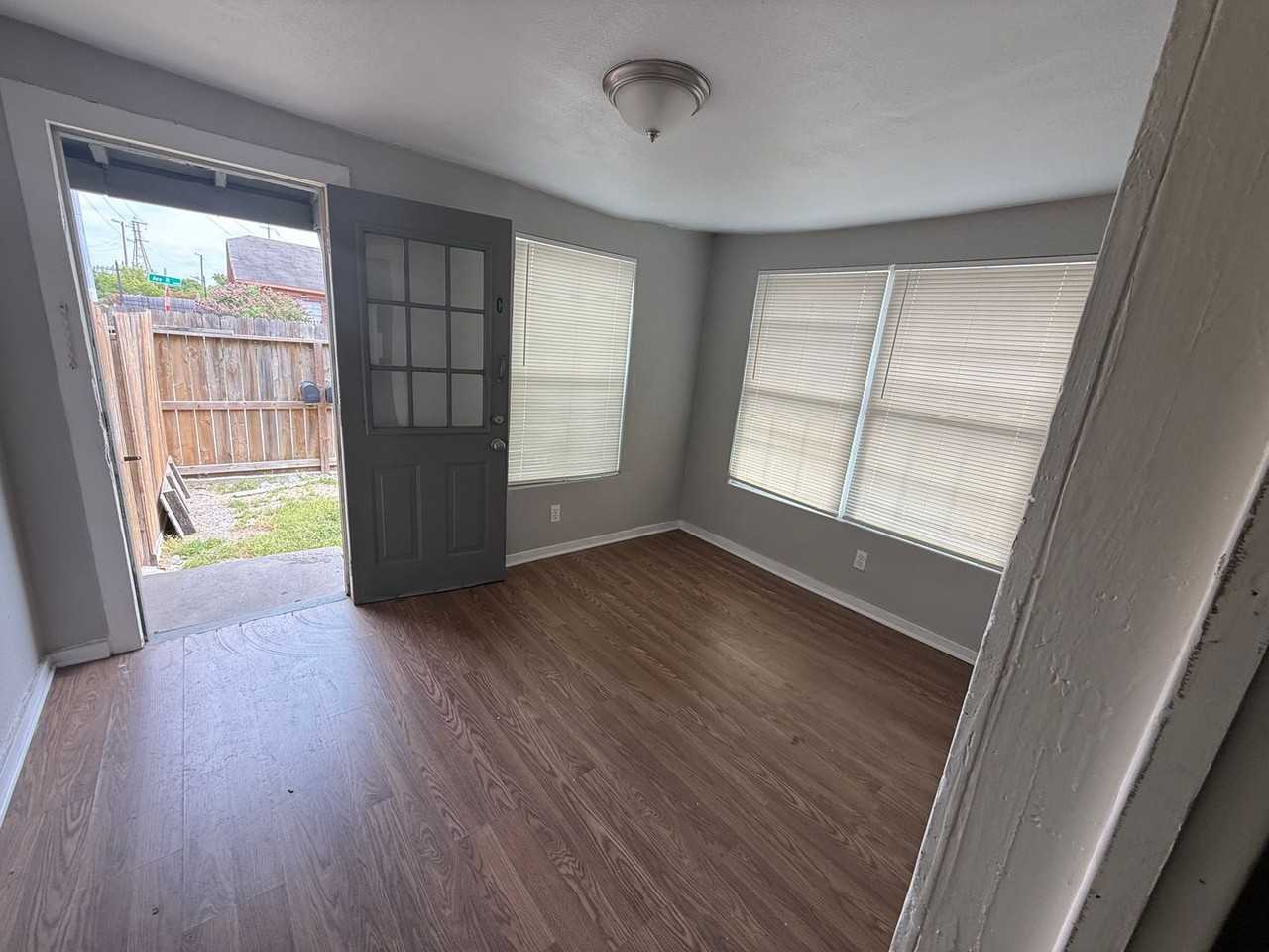 6602 Avenue R #C - Photo 3 of 8
