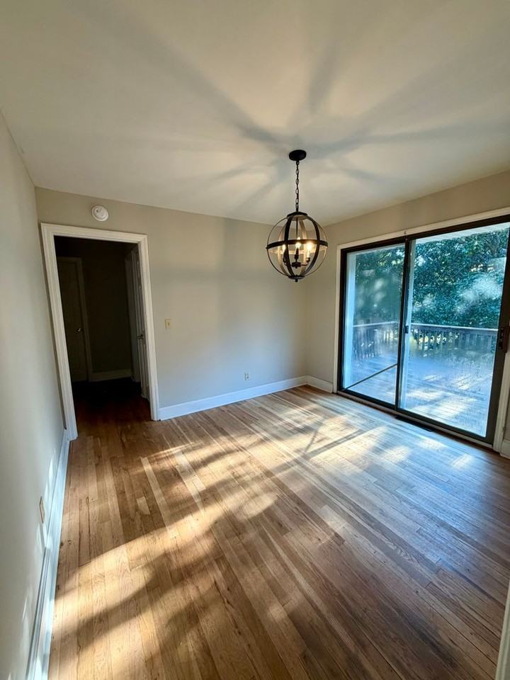 420 Brock St - Photo 5 of 21
