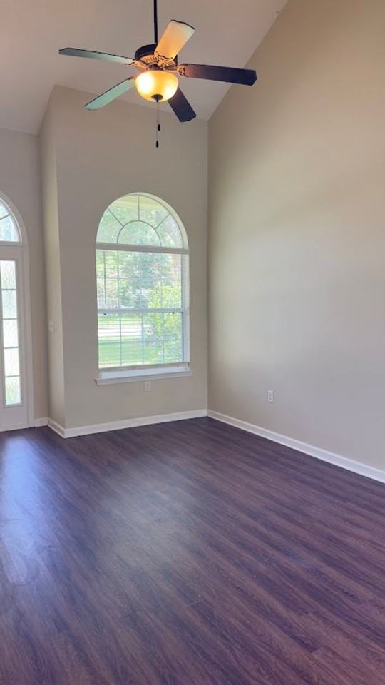 138 Hamilton Dr - Photo 3 of 26