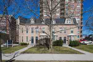 featured image of 308 Queens Ave
