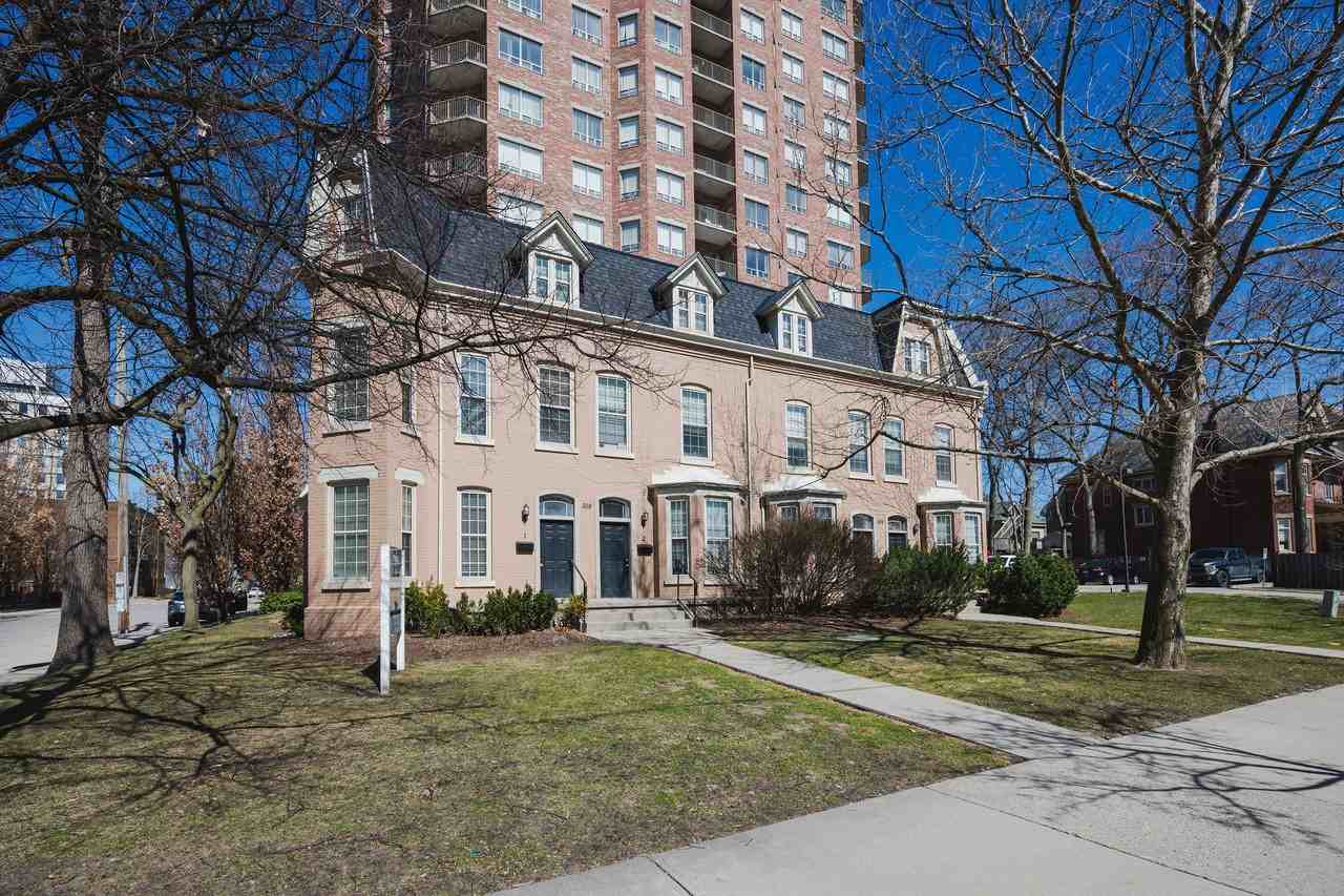308 Queens Ave - Photo 4 of 18