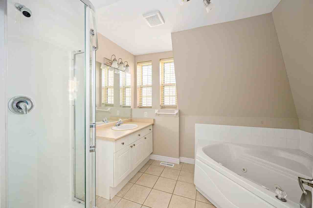 308 Queens Ave - Photo 5 of 18
