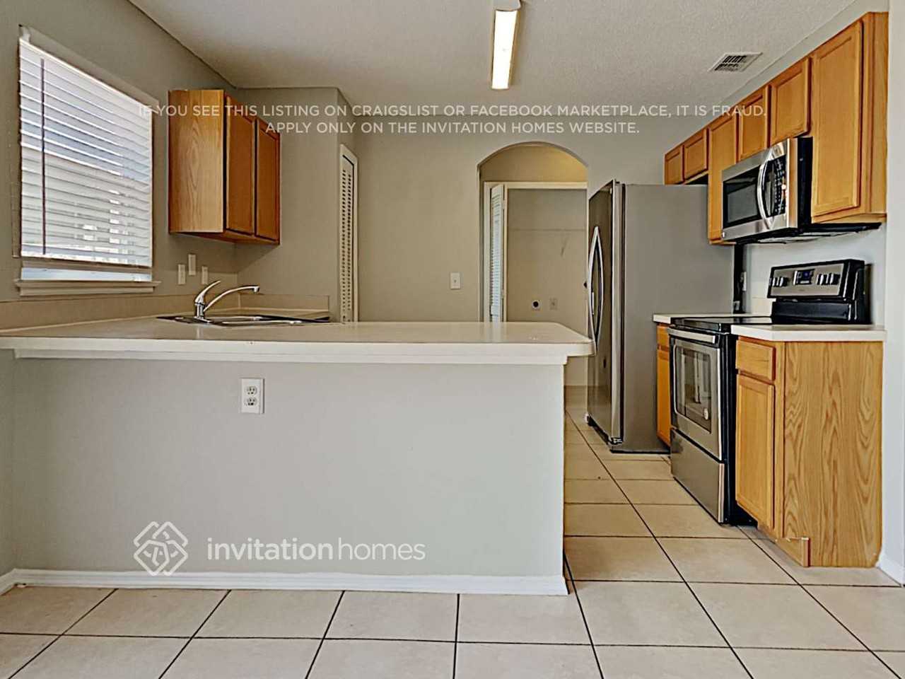 1444 Carey Glen Cir - Photo 6 of 18