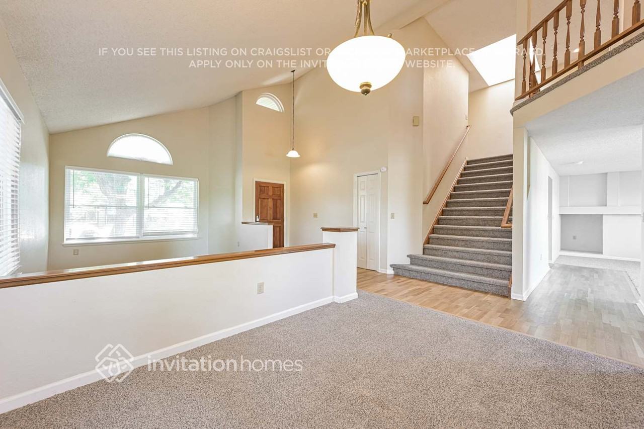 9499 Sherrelwood Ln - Photo 5 of 19