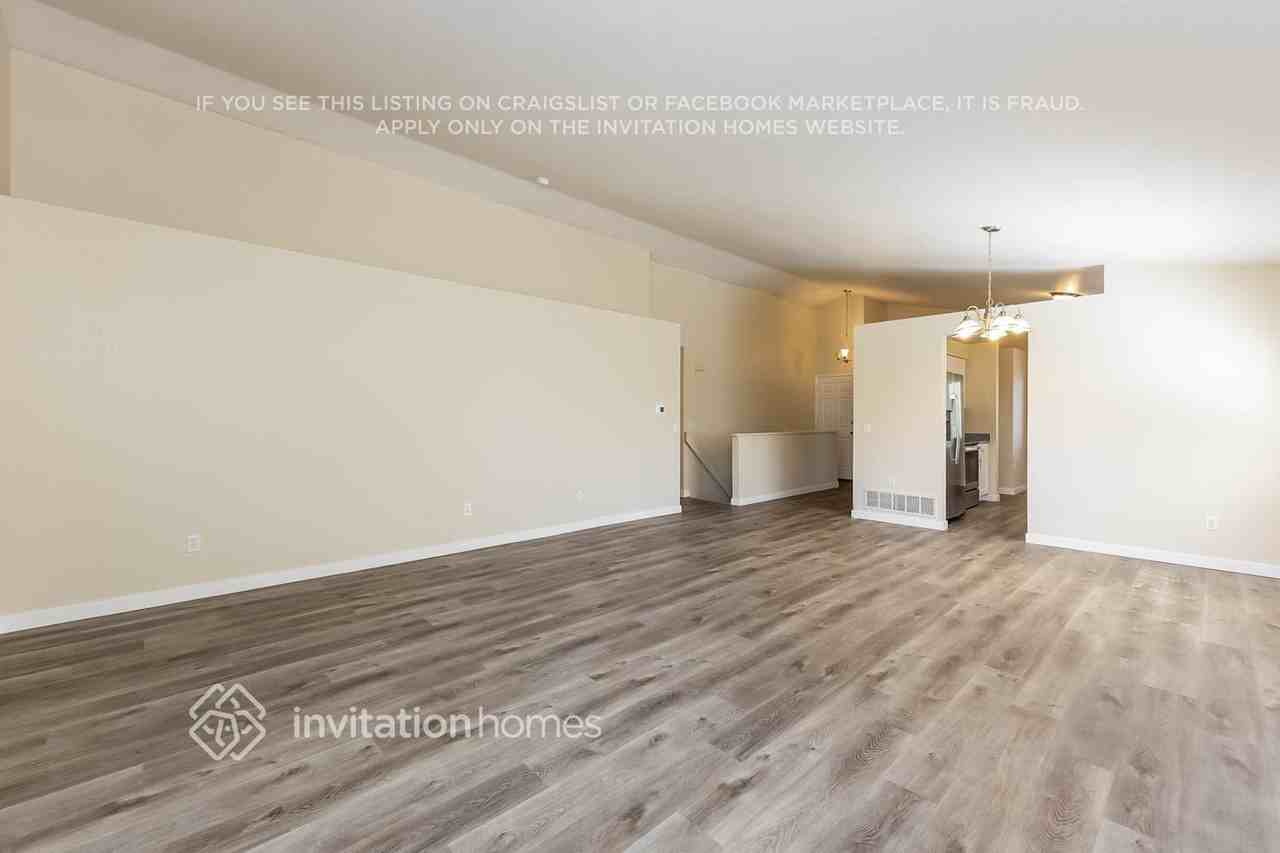 5798 Charlotte Pkwy - Photo 4 of 18