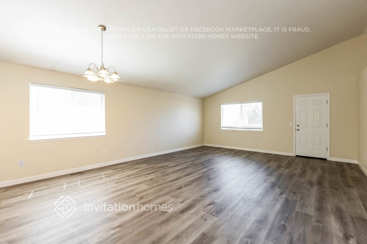 5798 Charlotte Pkwy - Photo 5 of 18