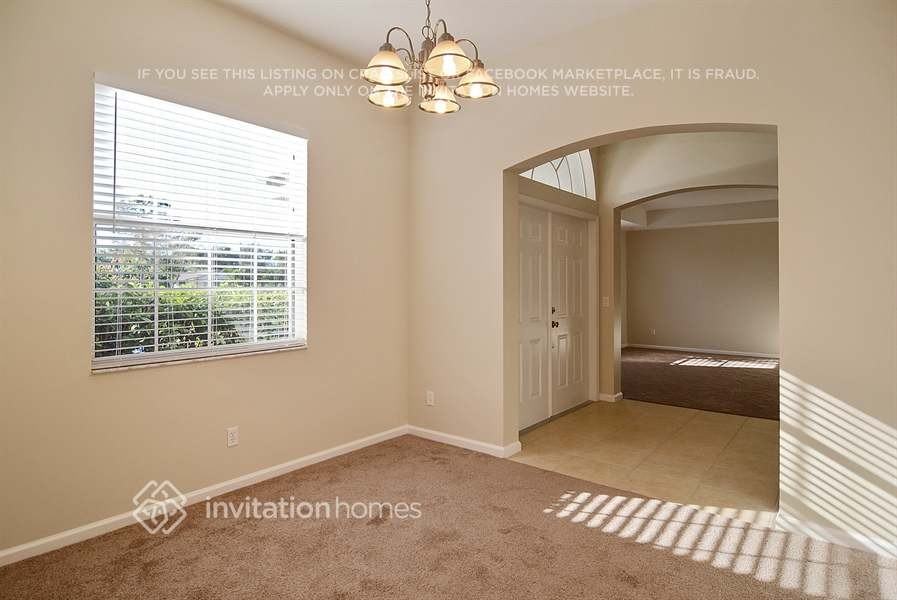 2317 Sw Fern Cir - Photo 3 of 19