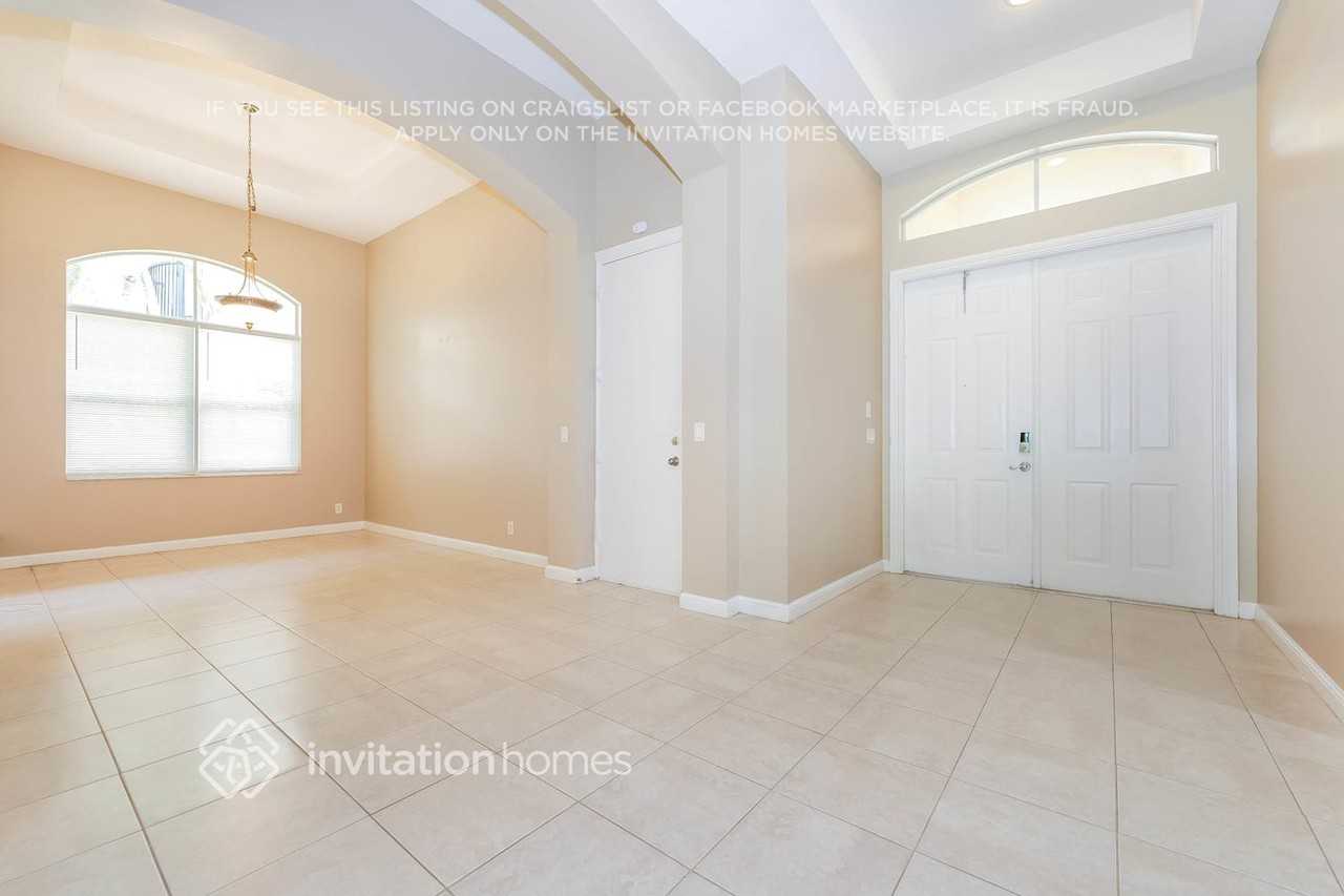 6880 Houlton Cir - Photo 5 of 17