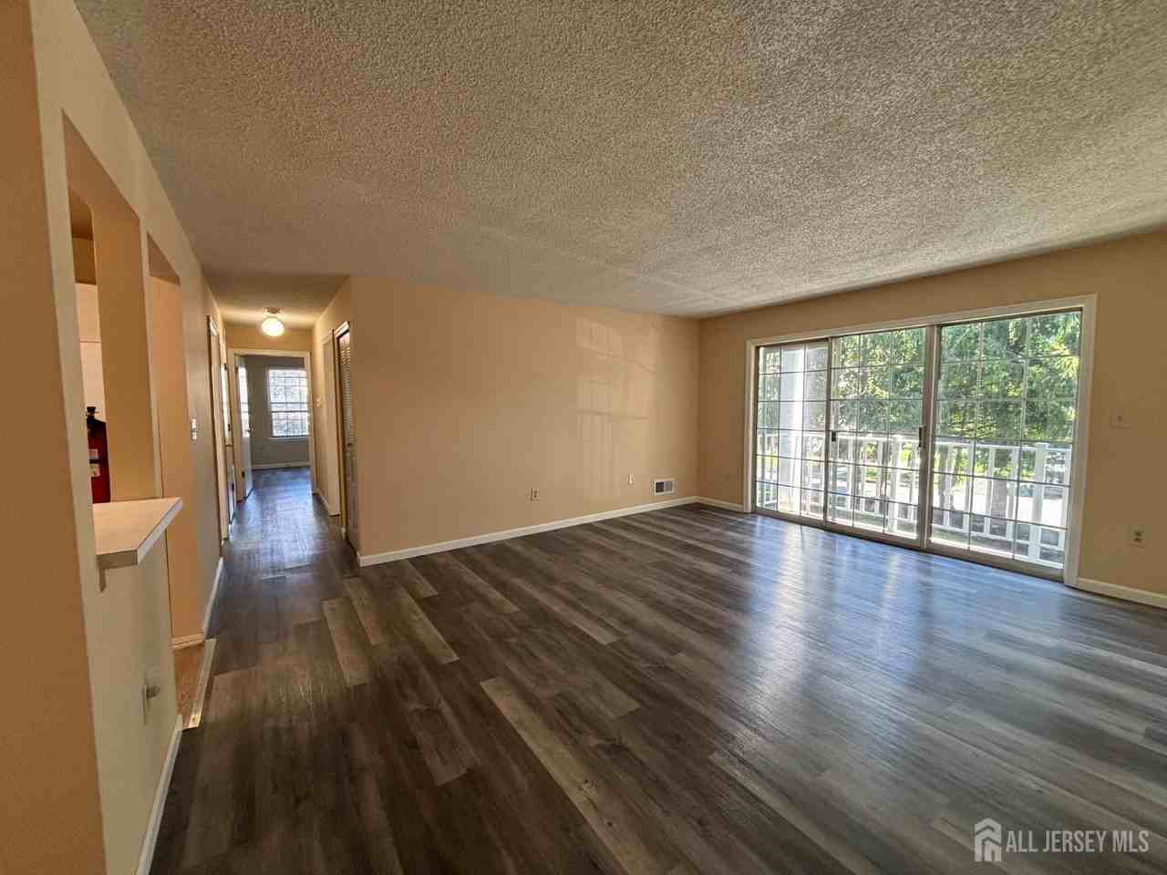 279 Kempsey Dr - Photo 3 of 19