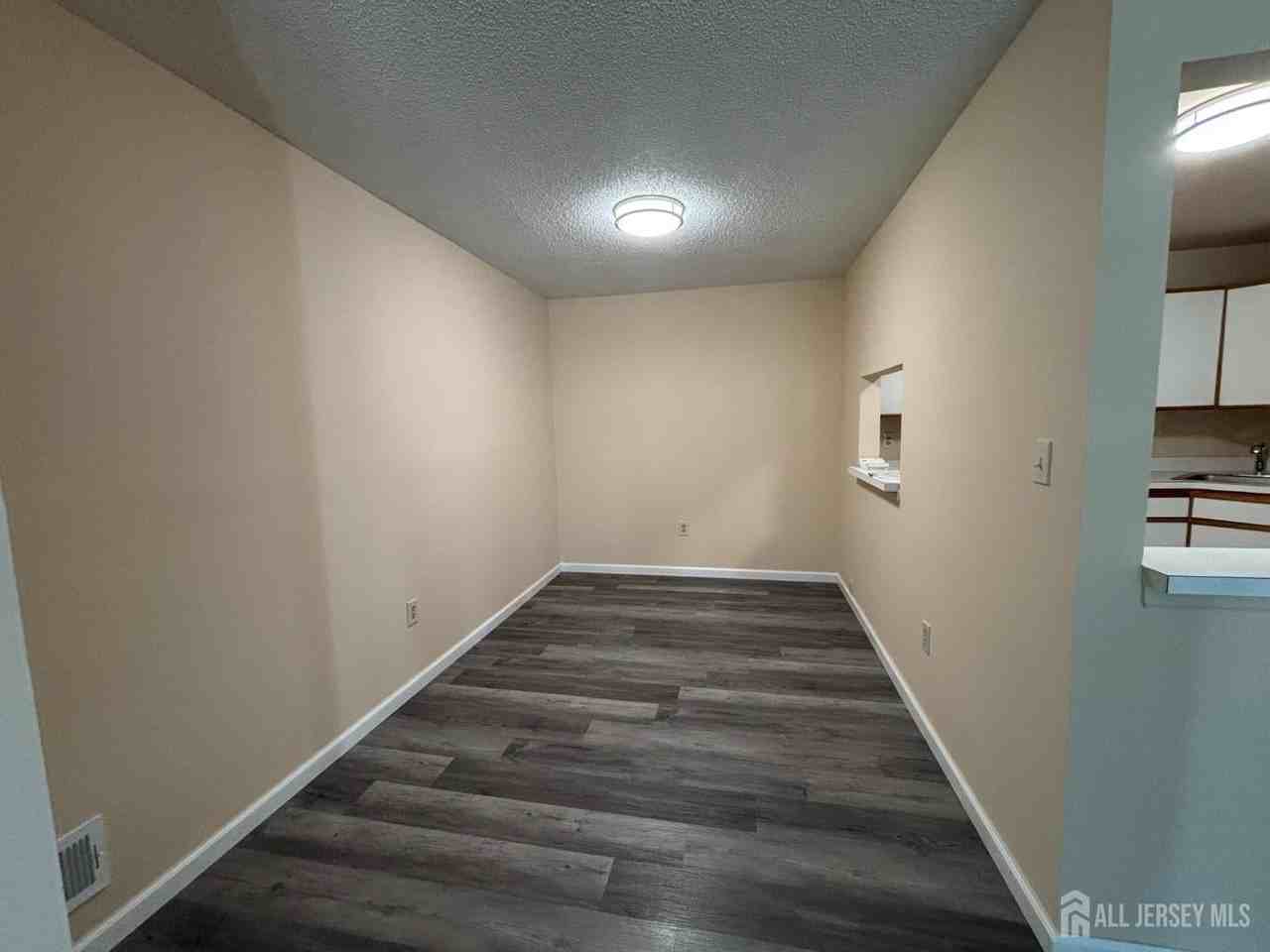 279 Kempsey Dr - Photo 4 of 19