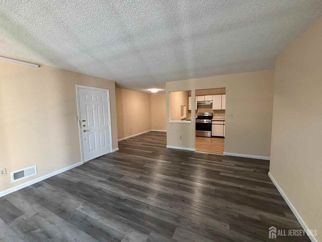 279 Kempsey Dr - Photo 5 of 19