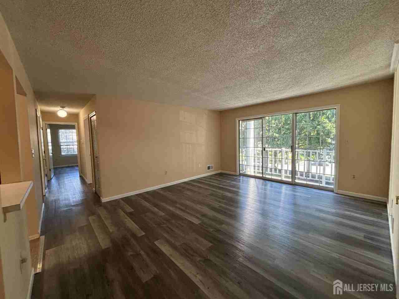 279 Kempsey Dr - Photo 6 of 19