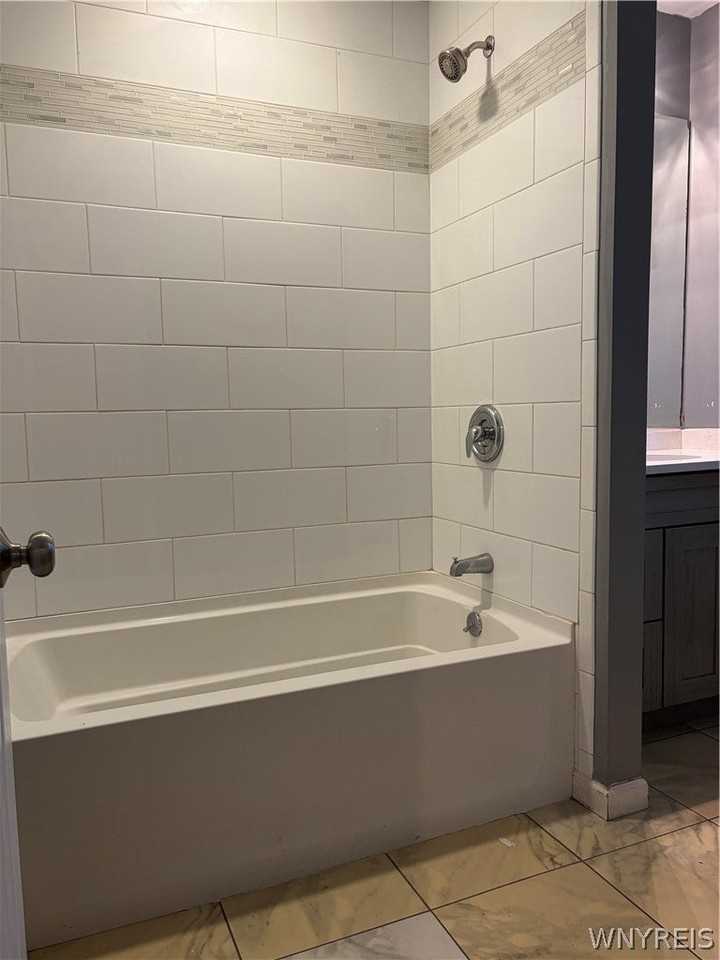 569 E Utica St - Photo 7 of 12