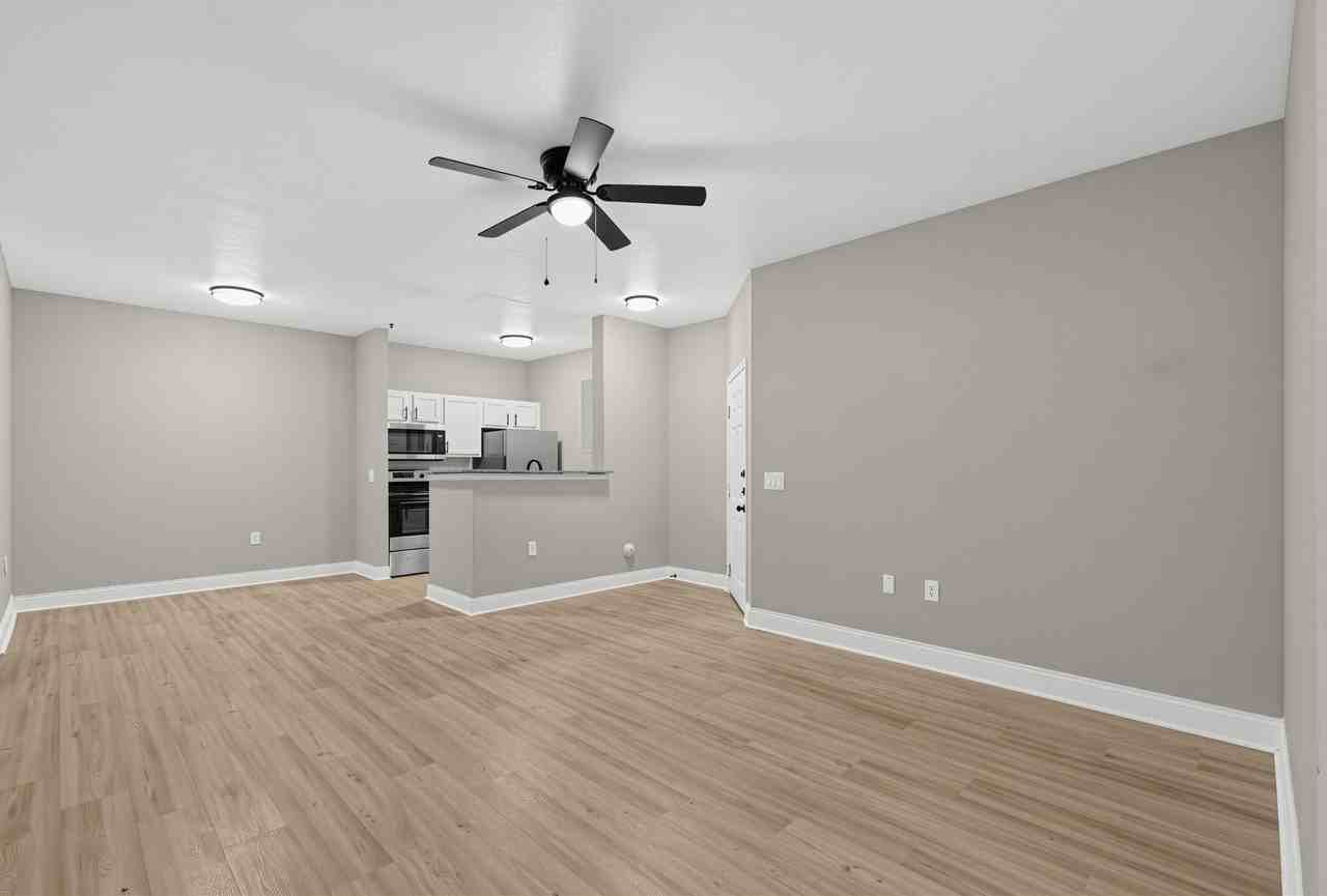 Madison Point Apartments - Photo 4 of 50
