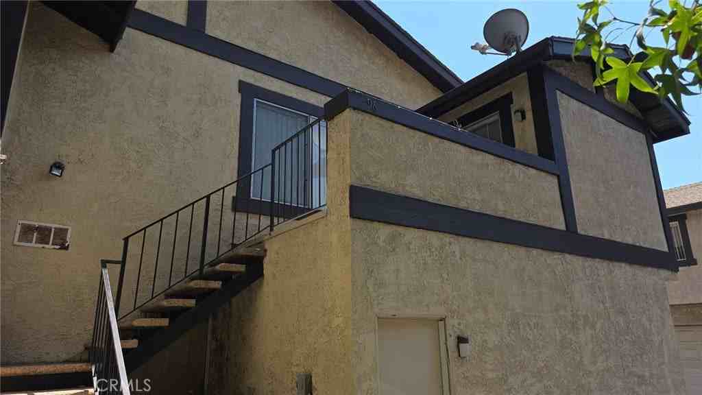 9800 Vesper Ave - Photo 2 of 9
