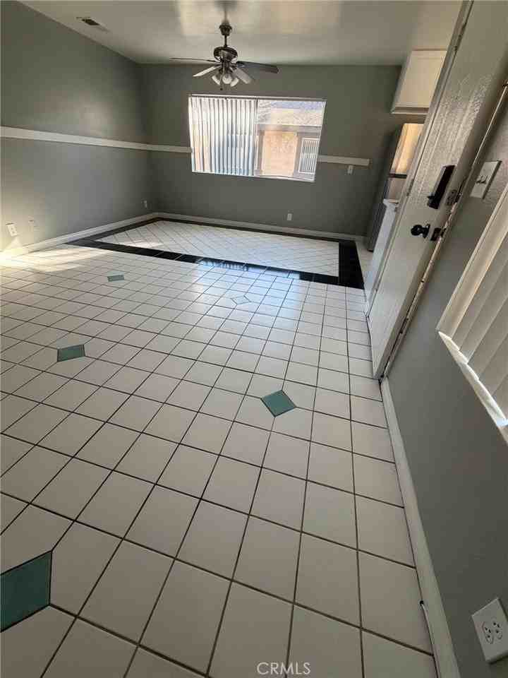 9800 Vesper Ave - Photo 6 of 9