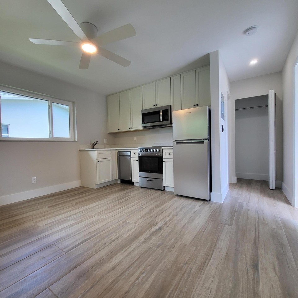 811 Nw 30th Ct - Photo 3 of 6