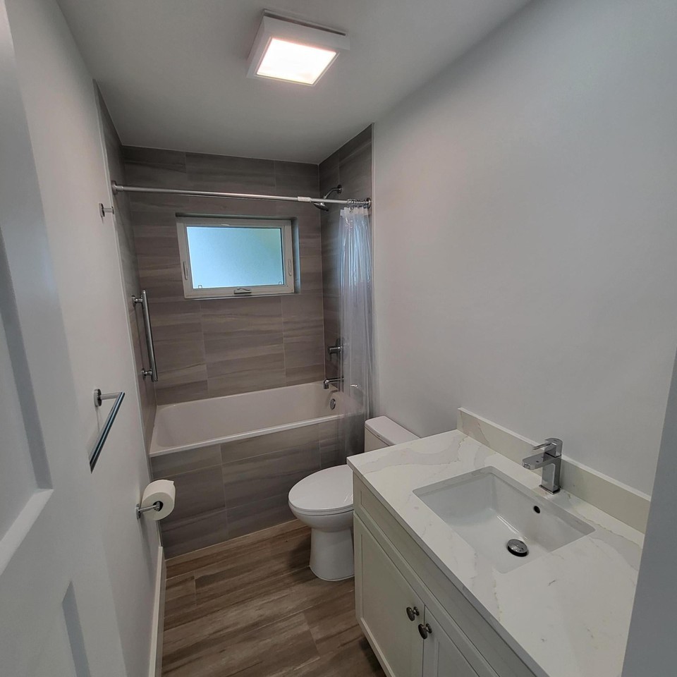 811 Nw 30th Ct - Photo 4 of 6