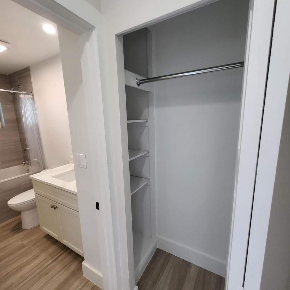 811 Nw 30th Ct - Photo 5 of 6