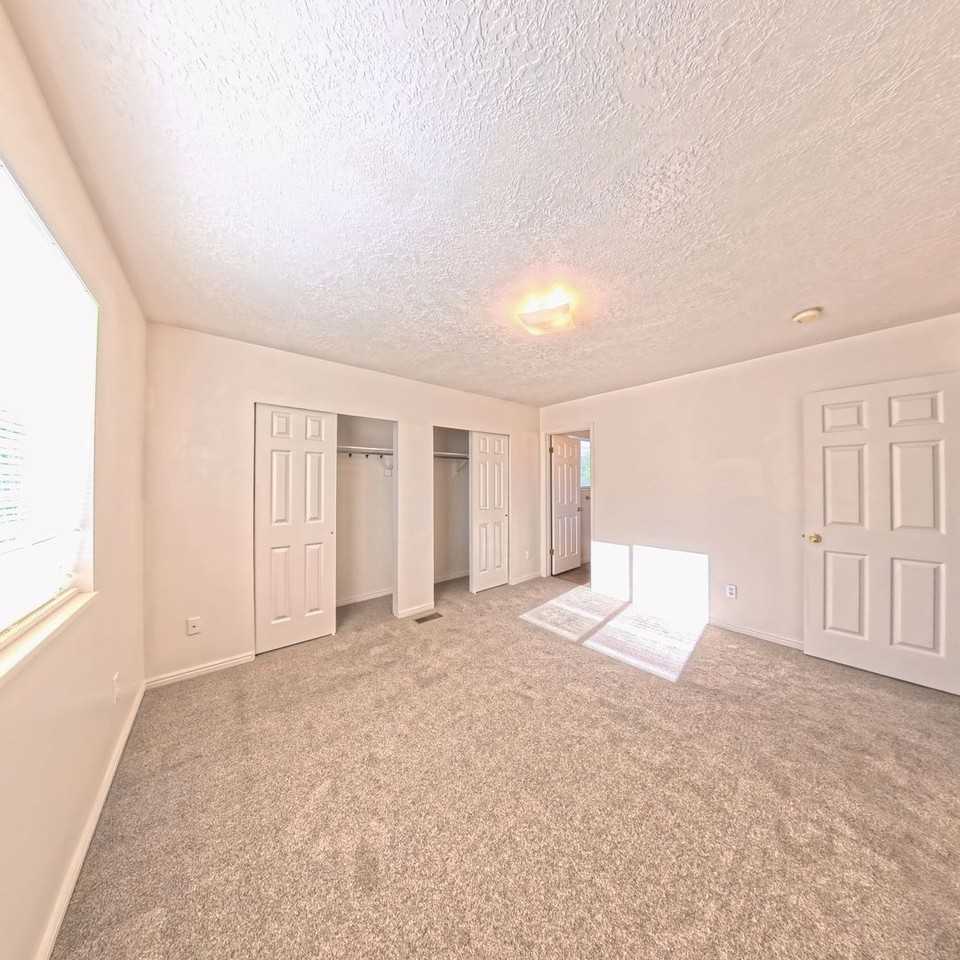 376 W 1900 S - Photo 6 of 19