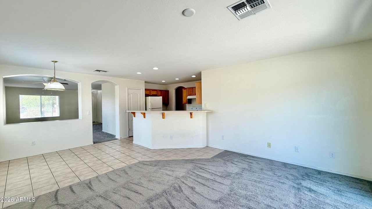 22932 W Morning Glory St - Photo 6 of 32