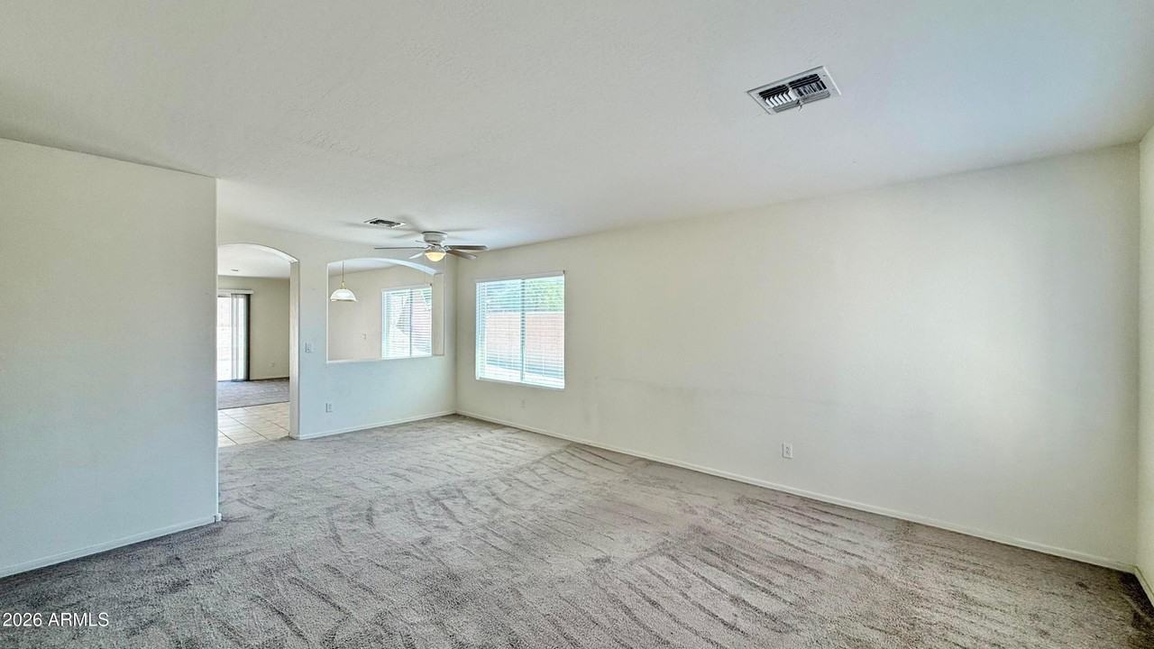 22932 W Morning Glory St - Photo 7 of 32