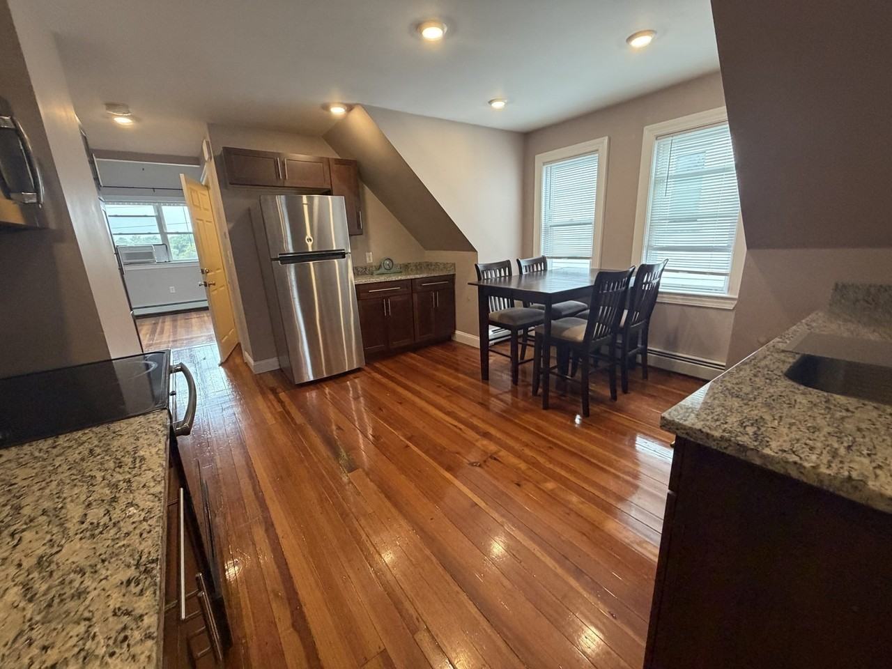262 Shirley St - Photo 2 of 23