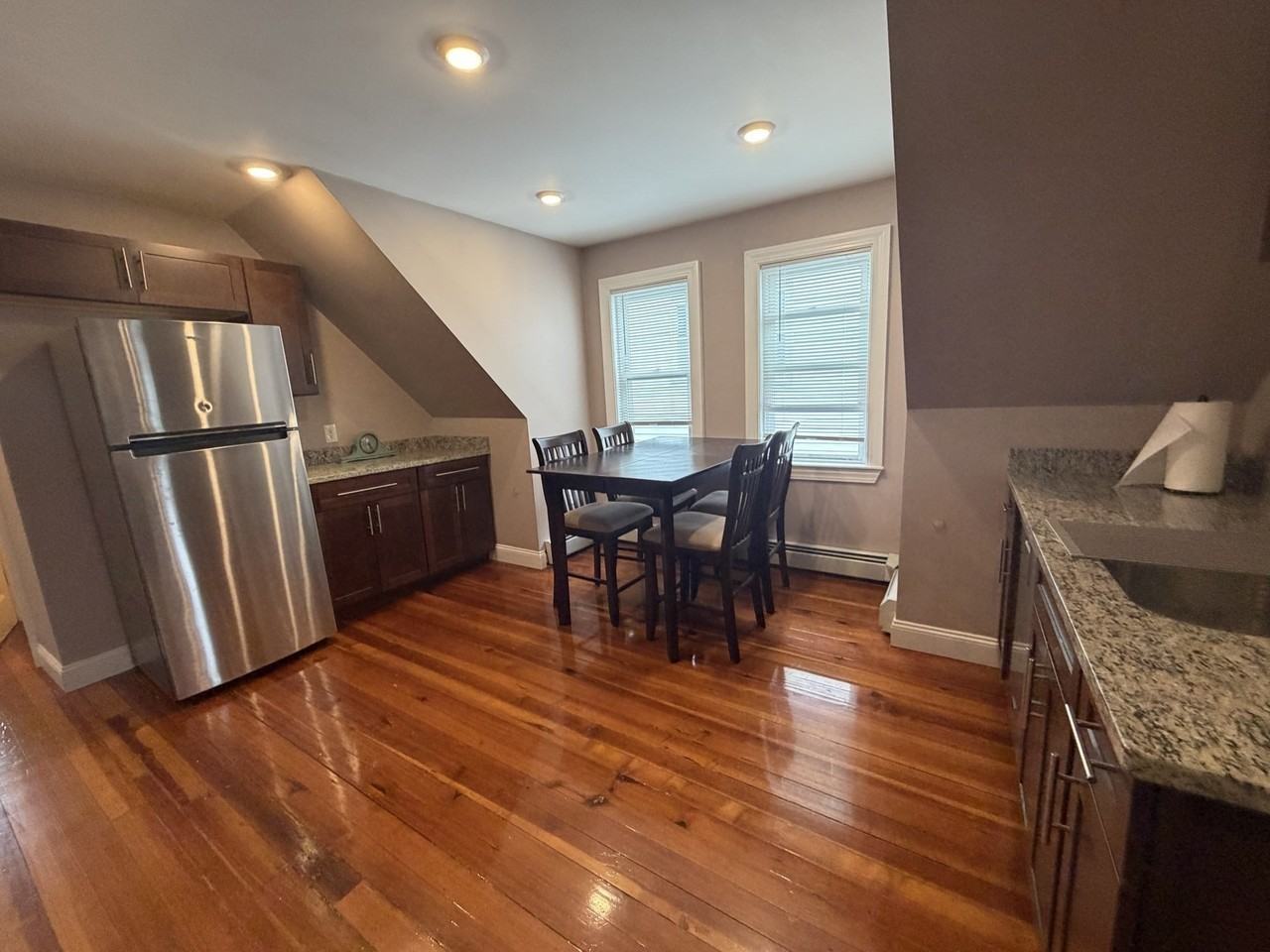 262 Shirley St - Photo 3 of 23