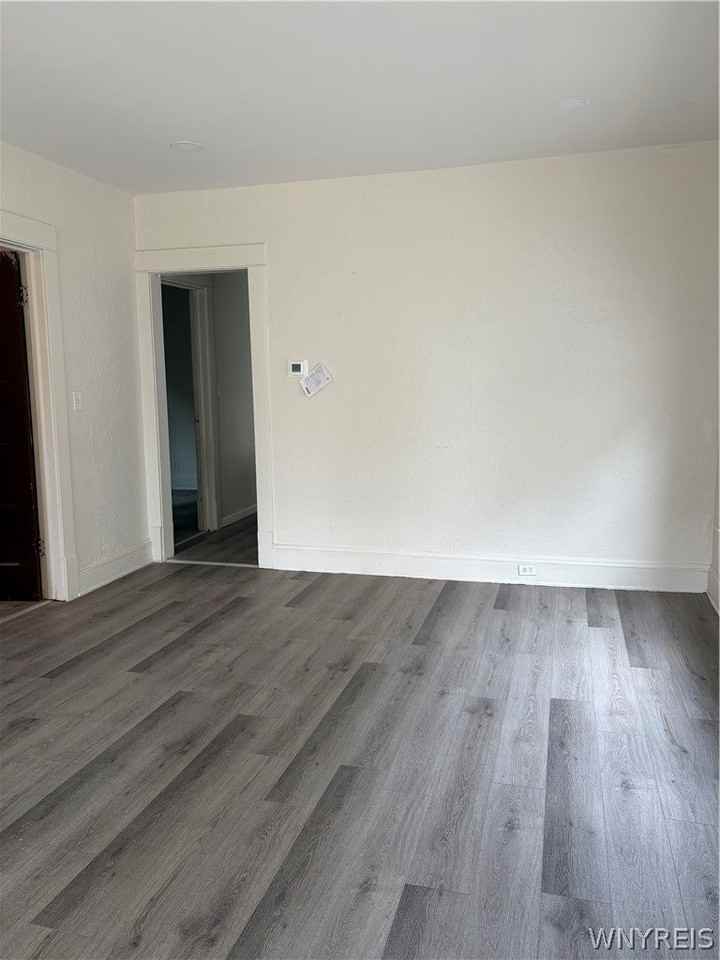 340 Leroy Ave - Photo 2 of 11