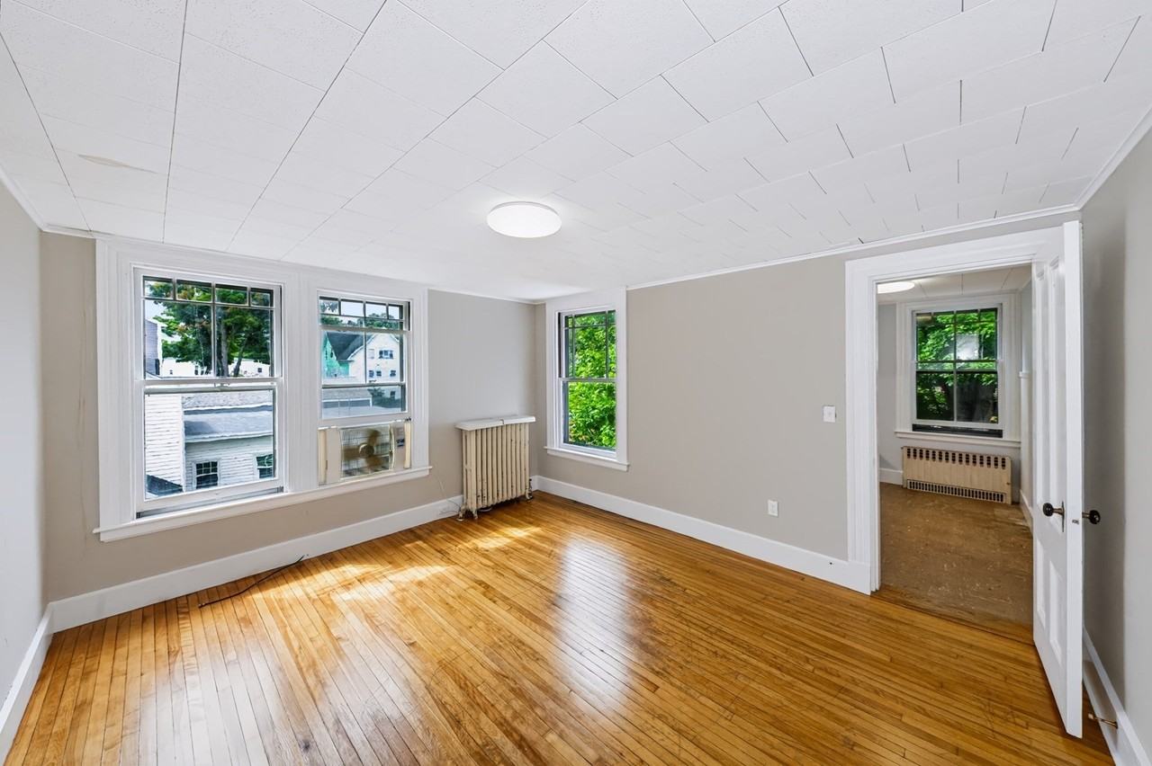 22 Linden St - Photo 4 of 16