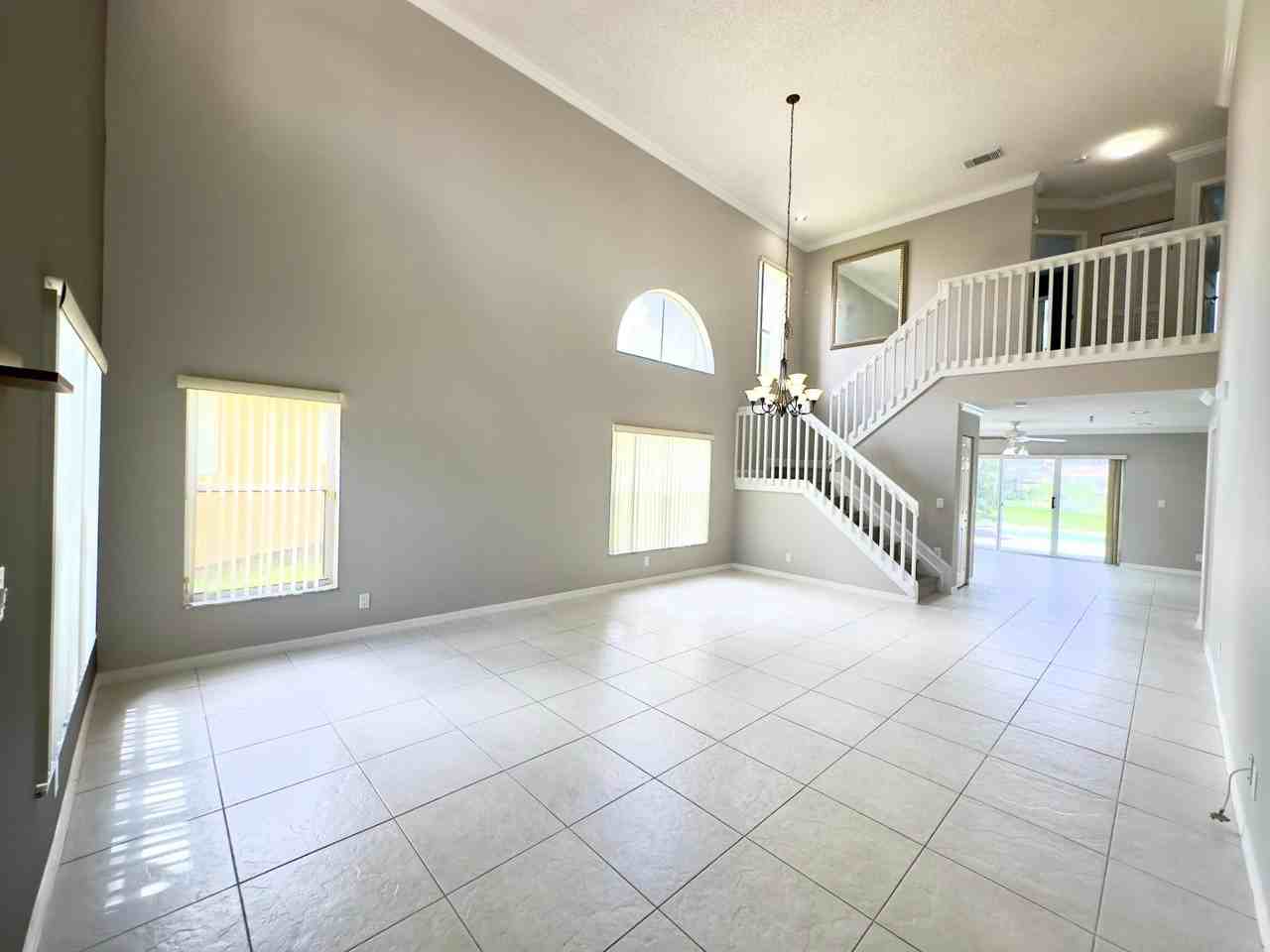 1118 Fosters Mill Dr - Photo 5 of 50
