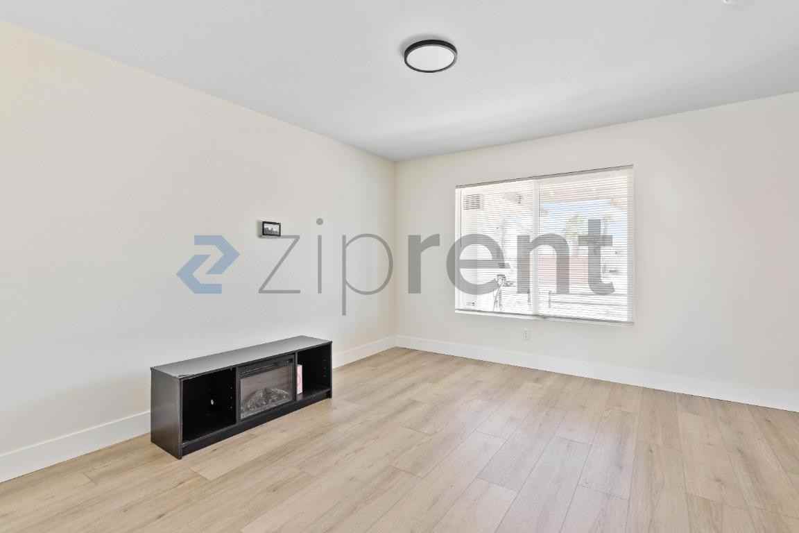 5255 Sara Lee Cir - Photo 7 of 37