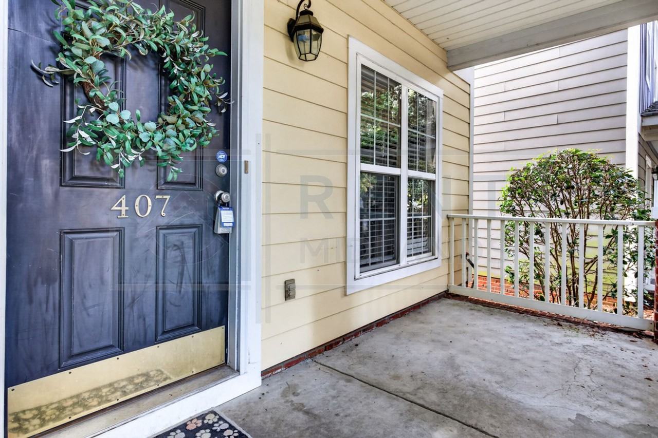 407 Hampton Forest Dr - Photo 4 of 23