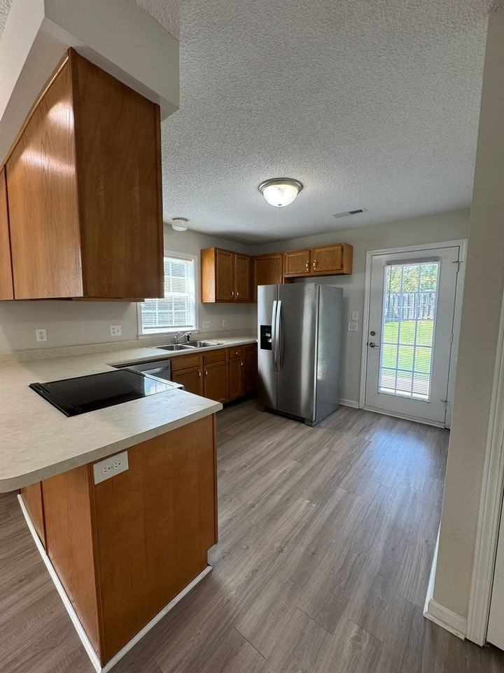 122 Springwood Ln - Photo 6 of 15
