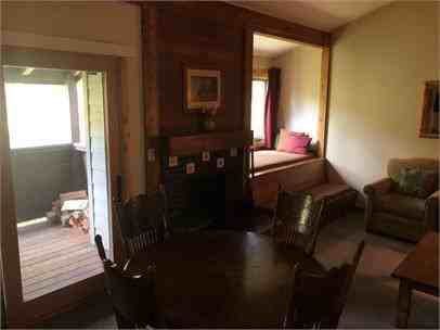 142 Oxford Ct. - Photo 4 of 12