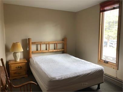 142 Oxford Ct. - Photo 5 of 12