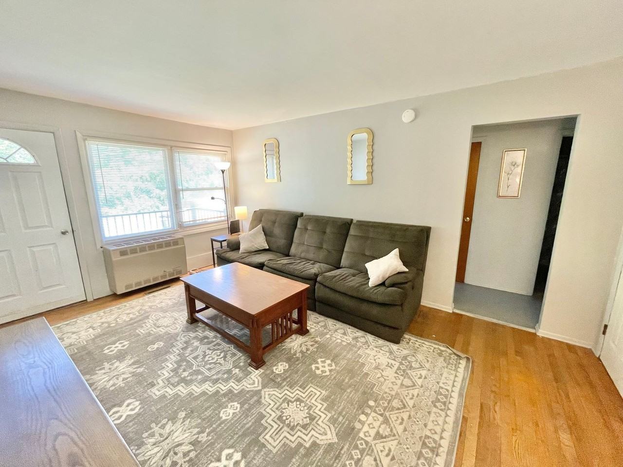 203 Harbor Rd - Photo 3 of 23