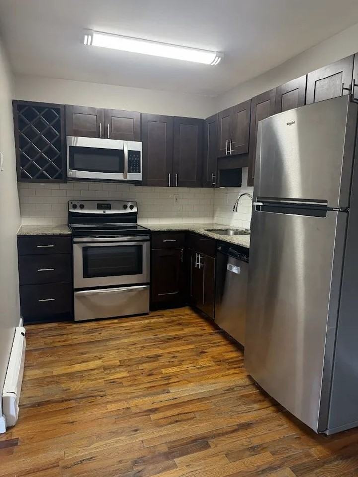 321 Monroe Street - Photo 2 of 6